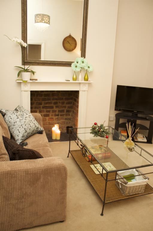 Hammersmith Apartment Brentford Room photo